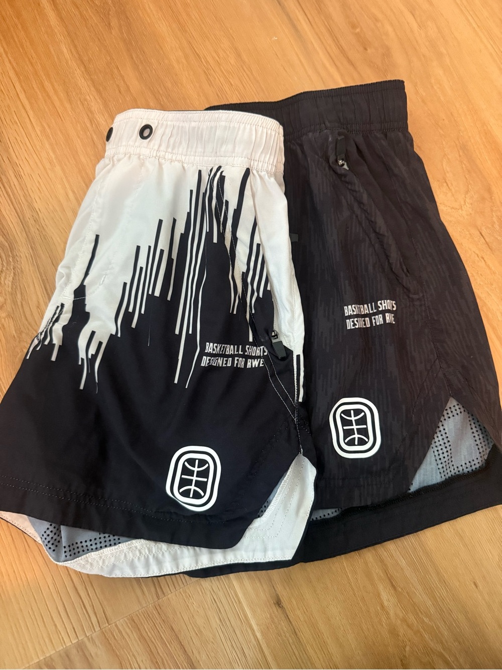Overtime RWE shorts 2 pairs Black & White. No drawstring.